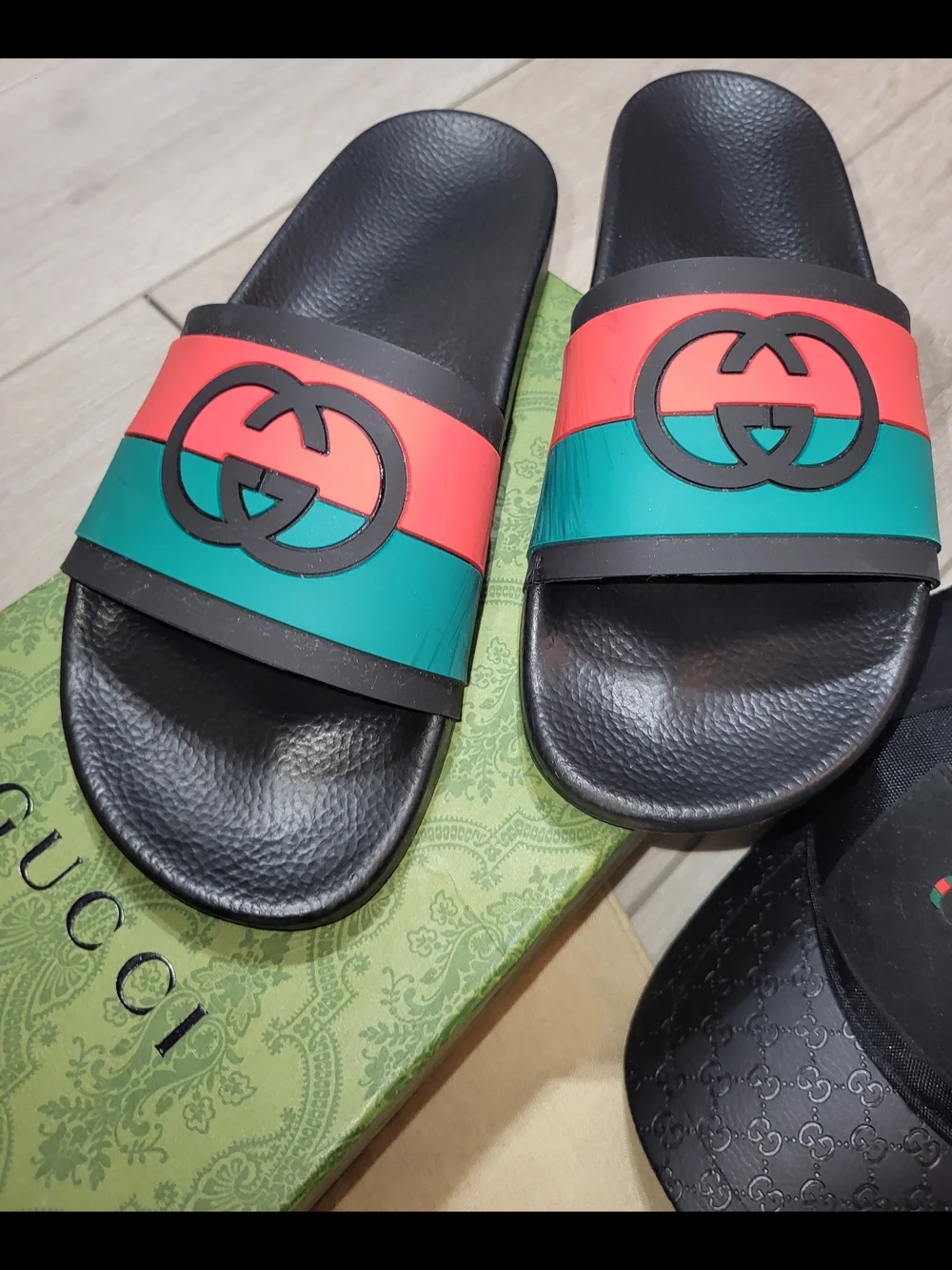 🌀 Gucci Black Slide Sandals w/Red Green Stripes & Gucci Hat Combo